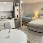 4, 4min Walk To Slope At Predela2 Apartamento